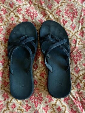 Teva Black Crisscross Strap Flip Sandals size 8
